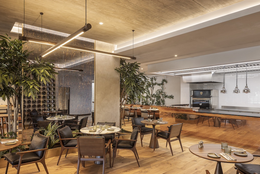 Gril, pivo, terasa a výhled na Hrad: V hotelu Fairmont Golden Prague se otevřela restaurace Greenhouse