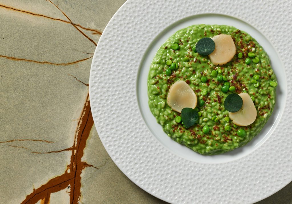 Nedělní brunch ve Four Seasons Hotel Prague: Nová nedělní tradice s výhledem na Pražský hrad