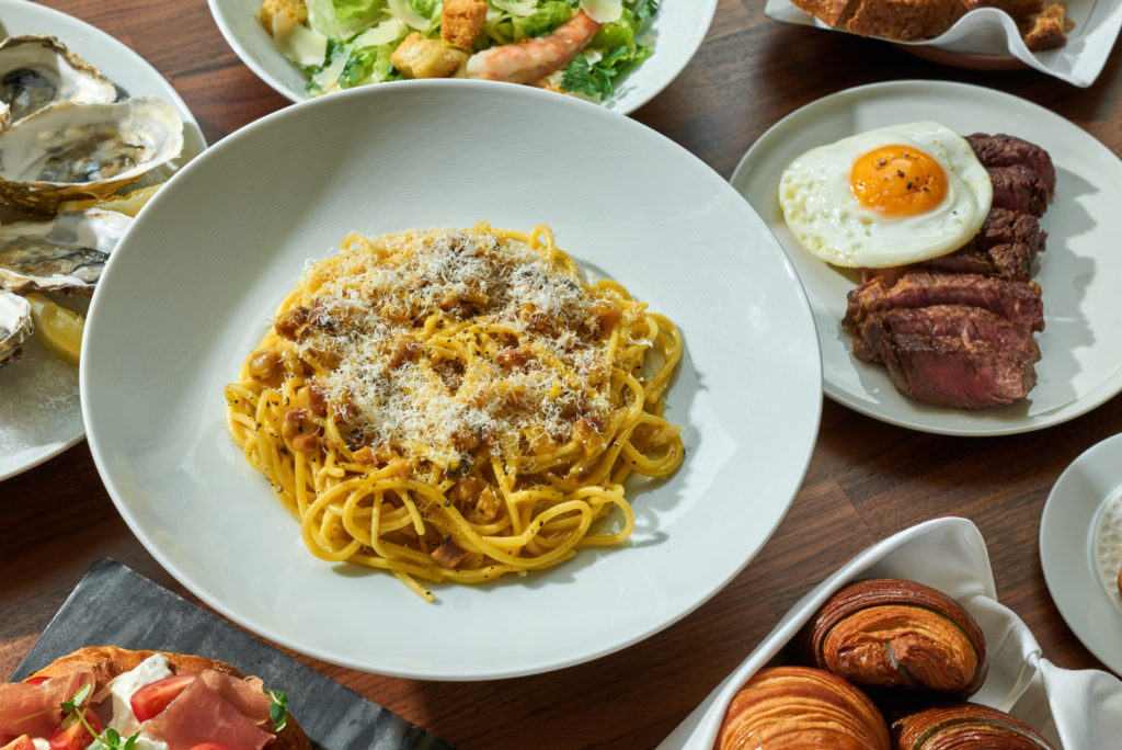 Nedělní brunch ve Four Seasons Hotel Prague: Nová nedělní tradice s výhledem na Pražský hrad