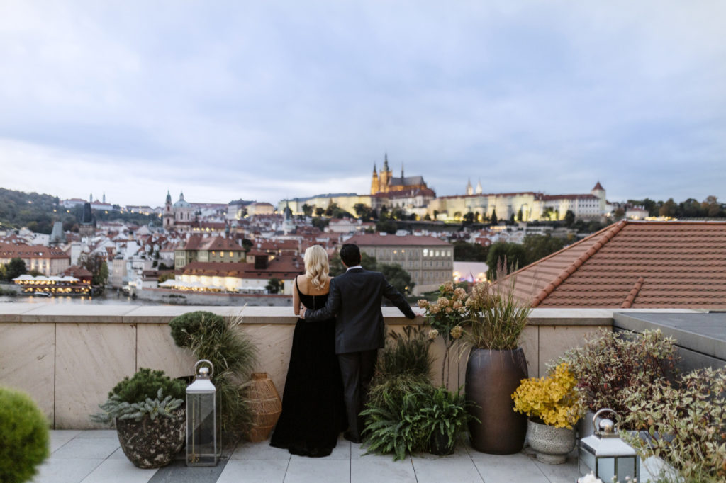 Japonská elegance pod širým nebem: Restaurace MIRU se vrací na střechu Four Seasons Hotel Prague