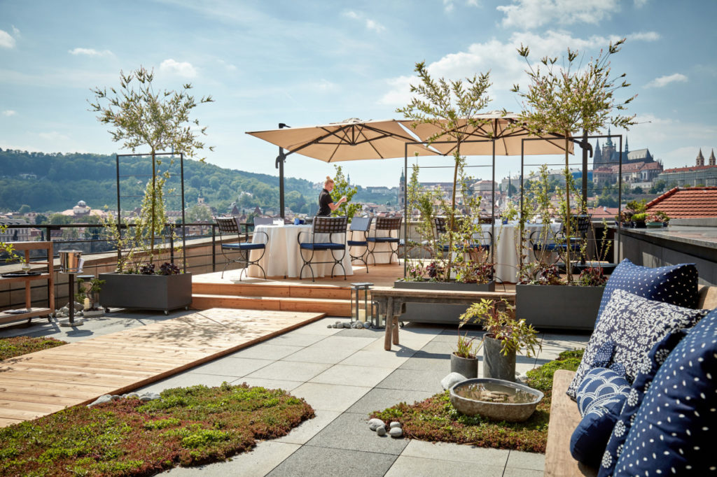 Japonská elegance pod širým nebem: Restaurace MIRU se vrací na střechu Four Seasons Hotel Prague