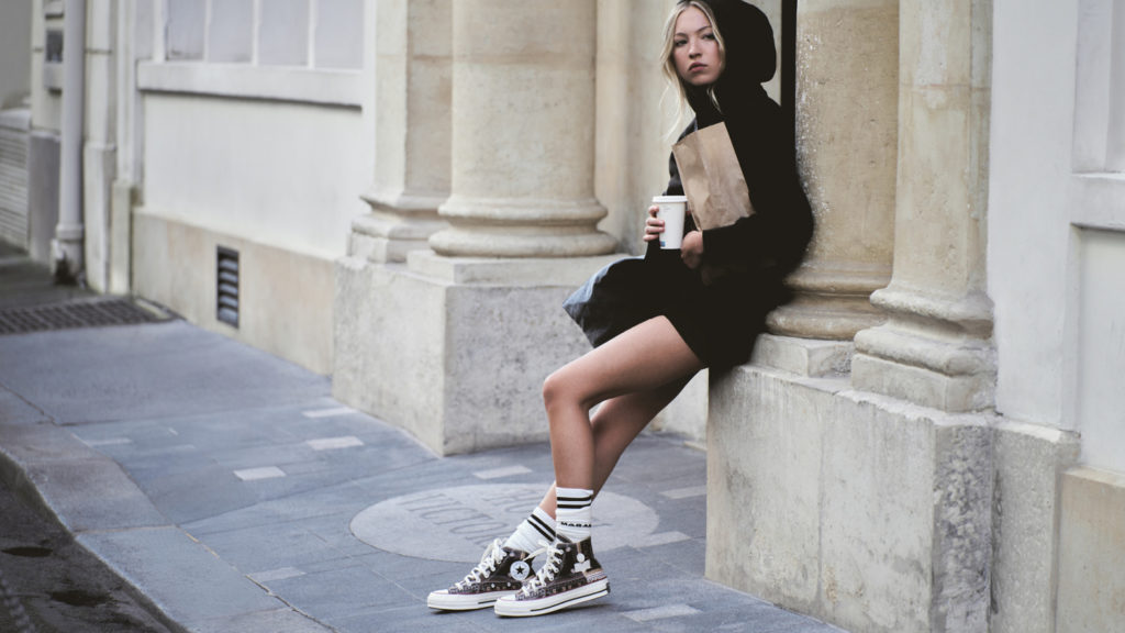 Converse se znovu spojil se značkou Isabel Marant a představuje Chucky v boho předělávce
