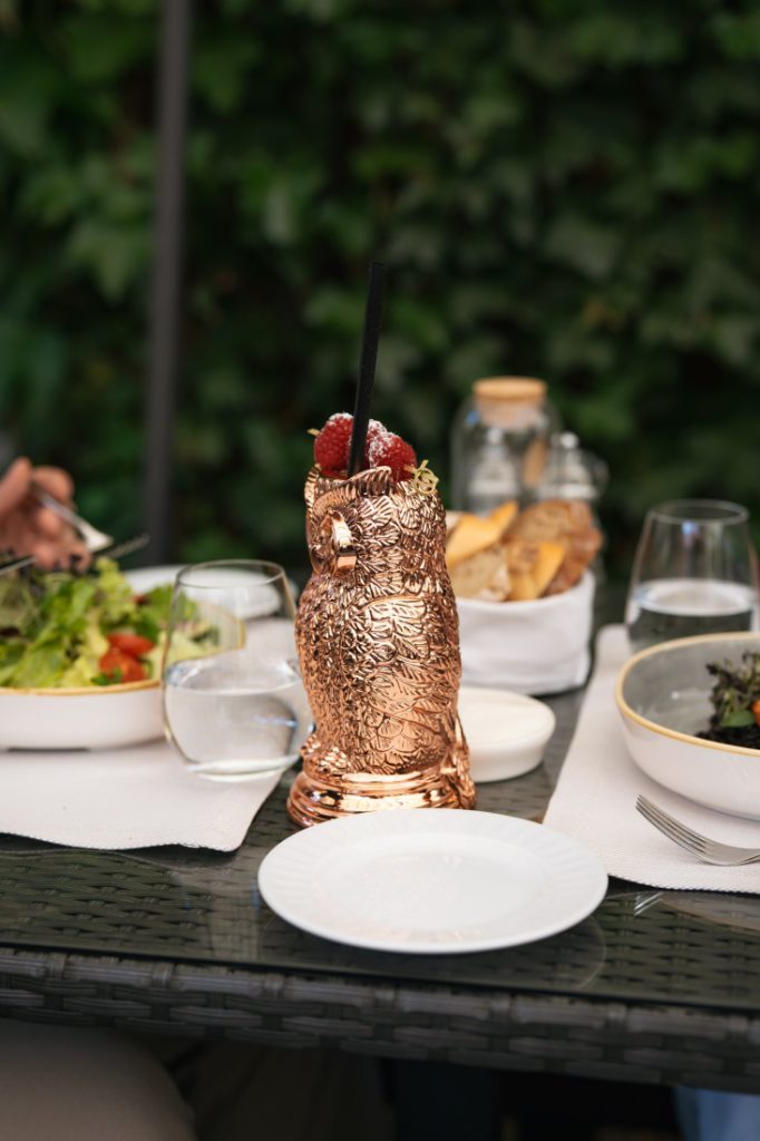 Kafkův poklad nebo Sol de Verano: Mandarin Oriental, Prague představuje nové koktejly, které osvěží vaše letní dny