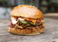 Domácí burgerová párty ve stylu špičkové gastronomie. Yurij Kolesnik uvádí nový Burger Party Set