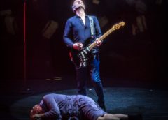 Oslavte výročí 17. listopadu rockovou nocí v opeře: Mistrovské dílo Pink Floyd „The Wall“ v noblesní Státní opeře Praha