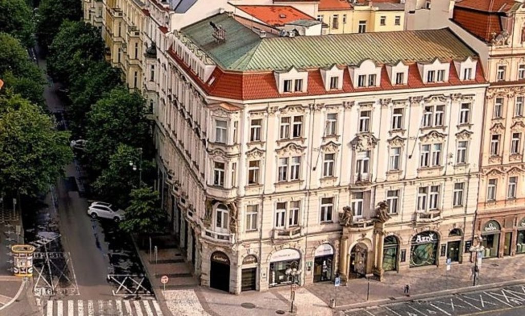 Pražská Pařížská: Více než jen luxusní adresa