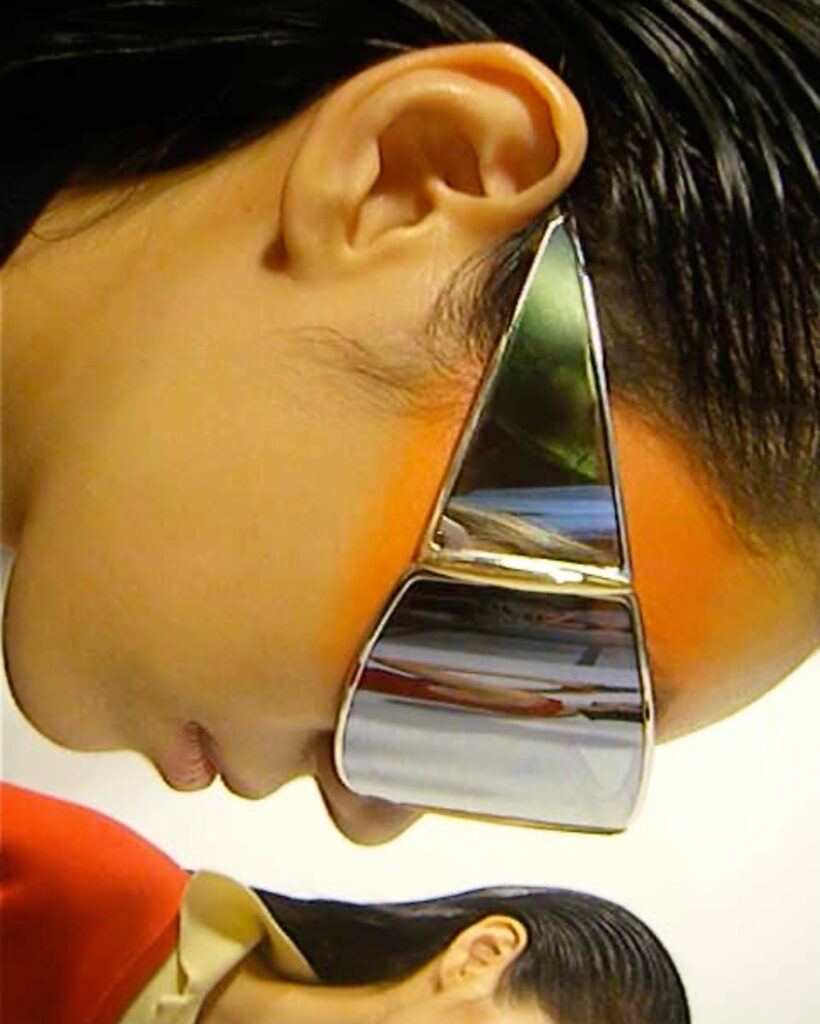 Rovnováha i dotek futurismu. Největší trendy z Pařížského Fashion Weeku