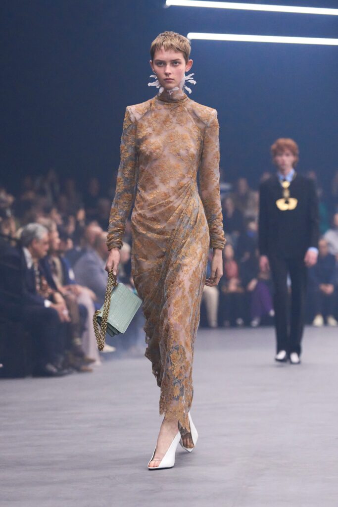 Když noc potká den. After Dark Dressing jako nový styl sebevědomí