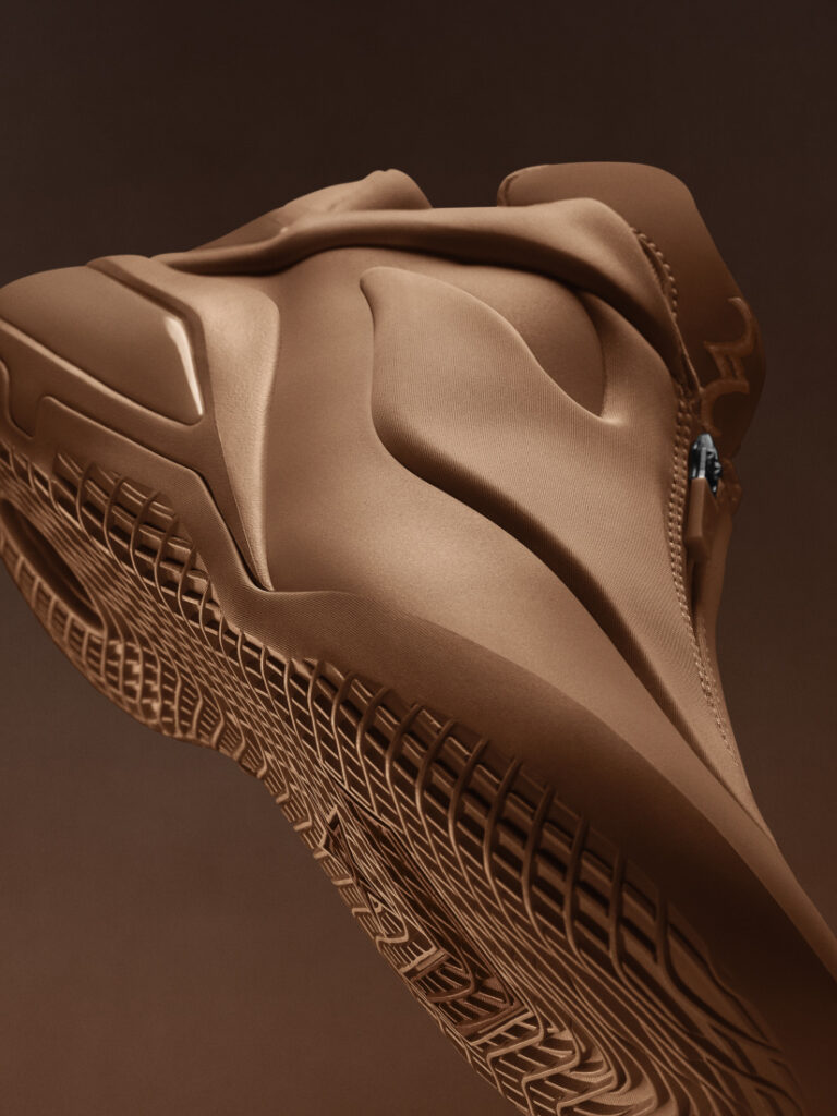 Converse SHAI 001: První Shaiova signature bota — nyní v barvách inspirovaných jeho blízkými