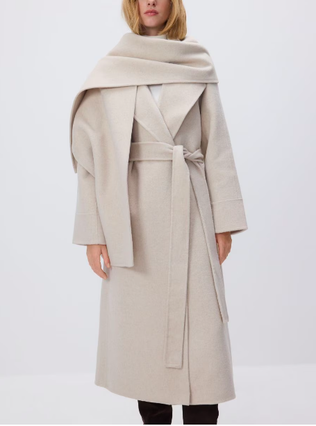 Hitem zimní sezóny jsou scarf coats