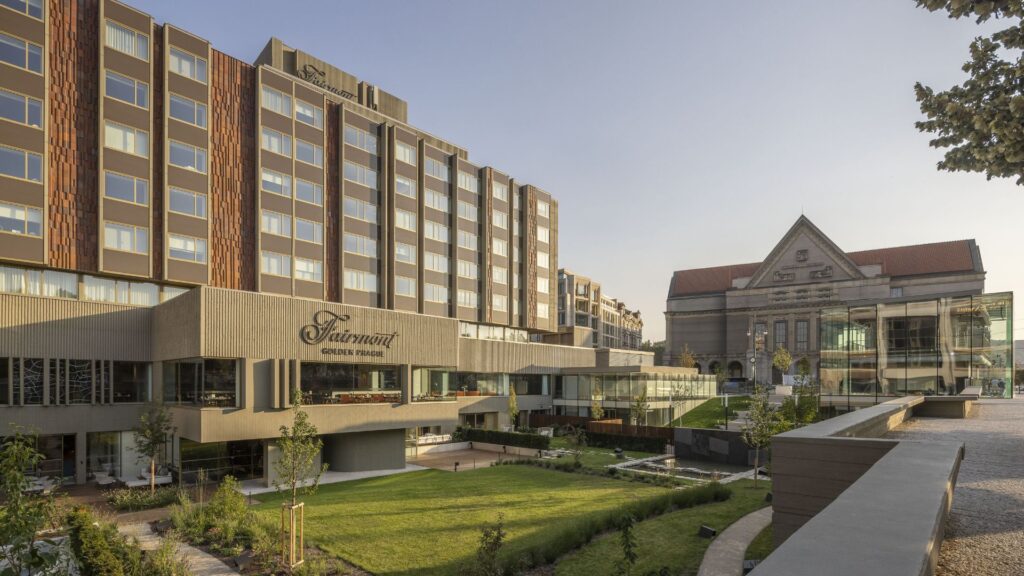 Valentýn v Pařížské: Fairmont Golden Prague rozehrává svátek lásky v rytmu luxusu, gastronomie a emocí